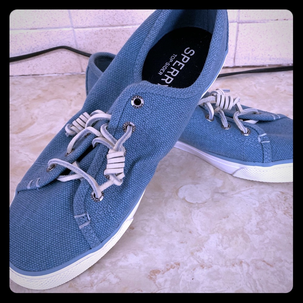 Sperry topsider shoes